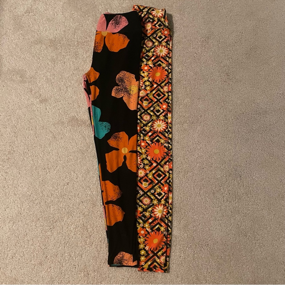 2 pairs of Lularoe patterned leggings